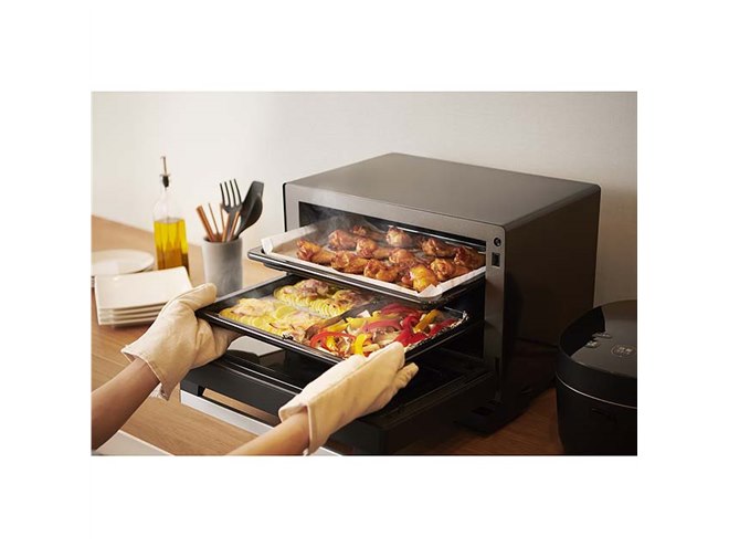 シャープ、「PLAINLY」シリーズに2段調理が可能な容量26Lの過熱水蒸気