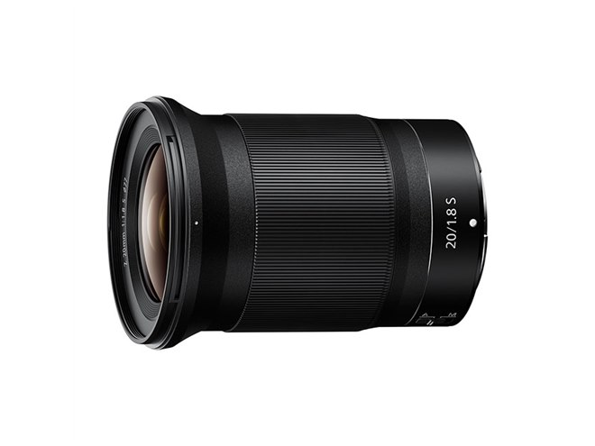 ニコン、Zマウントを採用した超広角単焦点レンズと高倍率ズームレンズ