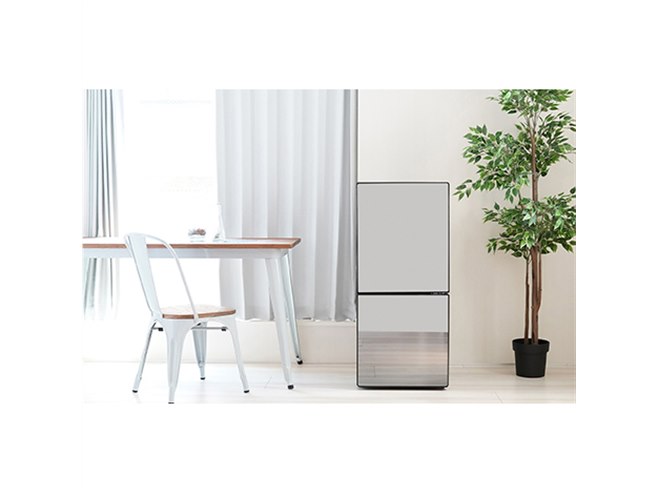 ツインバード、ミラーデザインを採用した110L冷凍冷蔵庫「HR-FJ11B