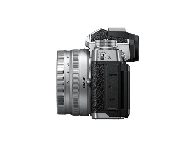 ニコン「Z fc」発売日が決定、ただし「28mm f/2.8 Special Edition