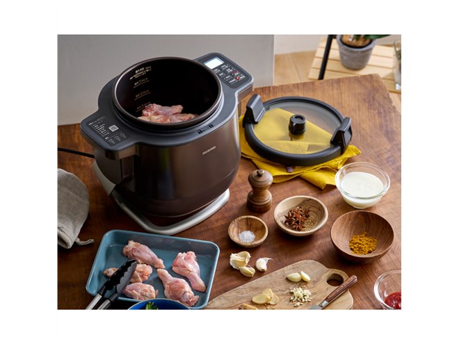 アイリスオーヤマ、内なべが自動回転する「自動かくはん式調理機 CHEF