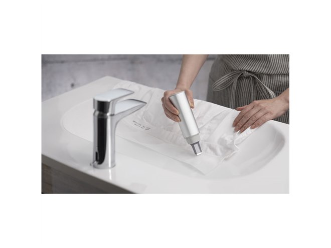 シャープ、衣料用漂白剤と併用して黄ばみも落とせる「超音波