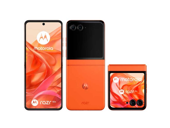 ソフトバンク、大型サブディスプレイ装備の折りたたみスマホ「motorola