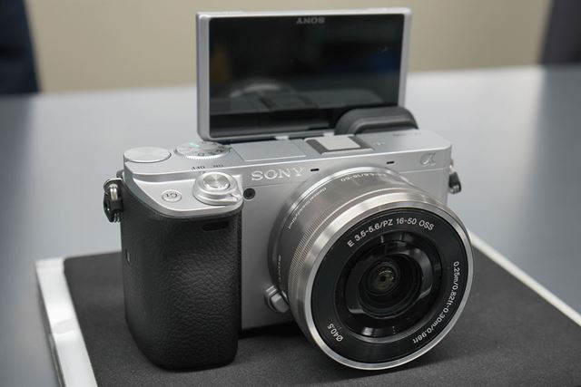 SONY α6400 ILCE-6400L パワーズームレンズキット 価格比較 - 価格.com