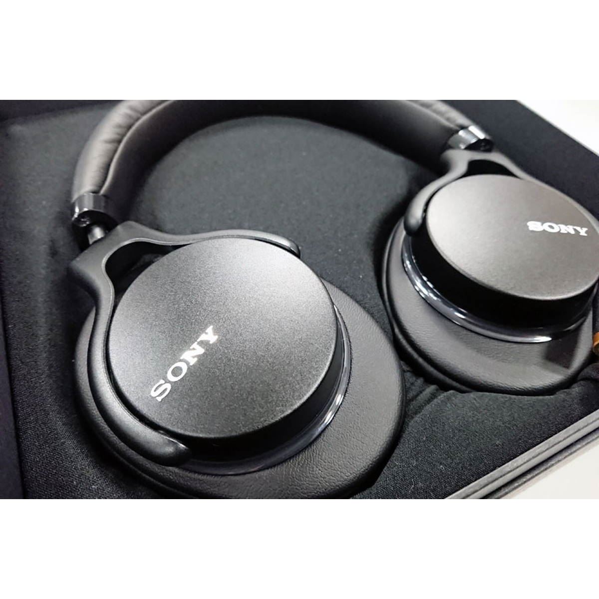 ソニー最新ヘッドホン「MDR-1AM2」は買いか？ 装着感や音質を旧モデル