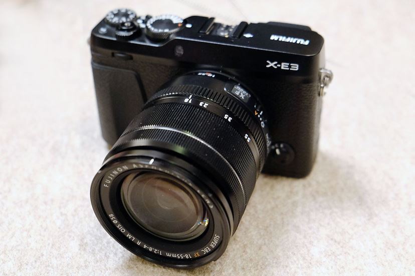 富士フイルム、レンジファインダースタイルの新モデル「X-E3」などを