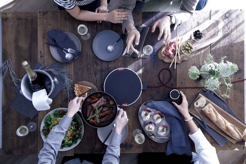 これがIH調理器!? 卓上のどこからでも操作できる、フォトジェニックな