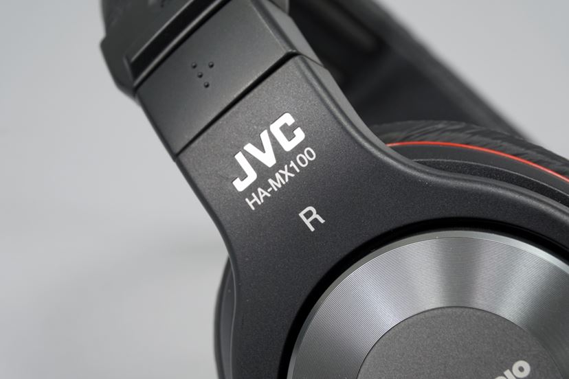 ビクターが放つハイレゾ対応スタジオモニターヘッドホン「HA-MX100-Z