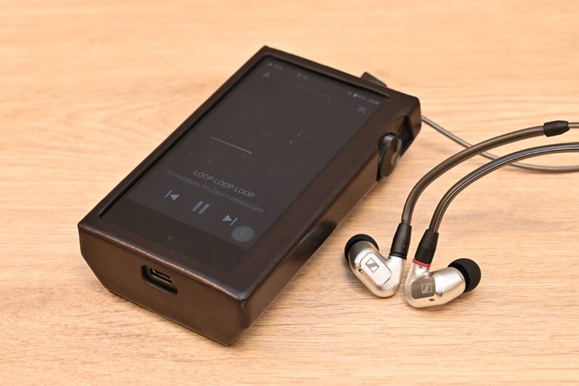 お値段約18万円。ゼンハイザーの新フラッグシップイヤホン「IE 900」の