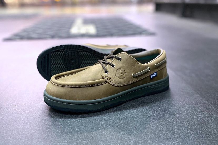 デッキシューズのようなスケートボードシューズが登場！ コンバースと