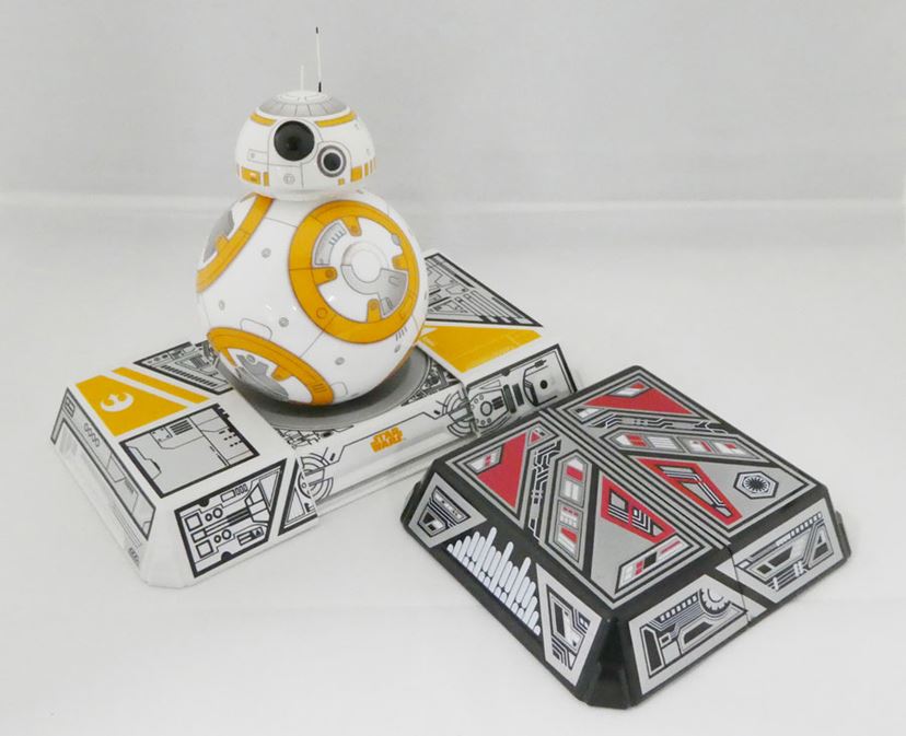 最新作公開記念】スマホで動く「スター・ウォーズ」のドロイド4種類と