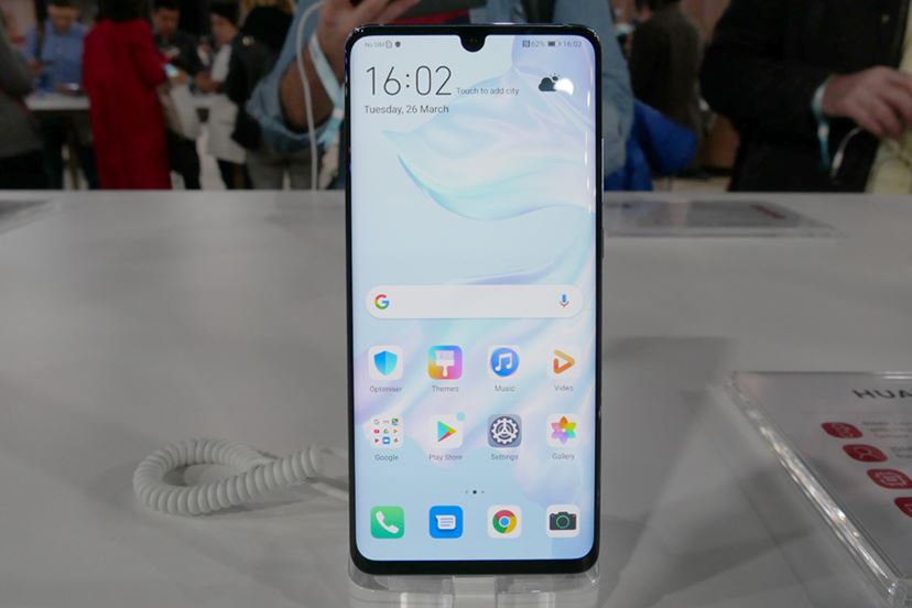 ファーウェイが新型スマホ「P30 Pro」＆「P30」発表。暗所撮影、ズーム