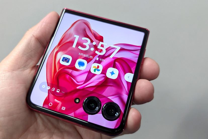 折りたたみスマホを満喫！ 「motorola razr 50 ultra」にワクワクが