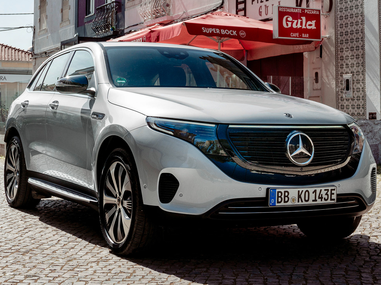 メルセデス・ベンツ EQC 2019年モデル 400 4MATICの価格・性能・装備