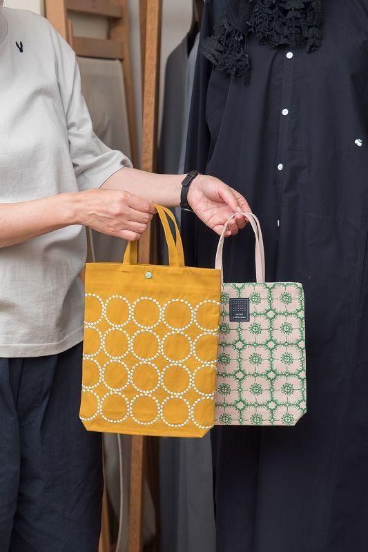 51205A ミナペルホネンハンドメイドブガッティLサイズ 51205A ミナ