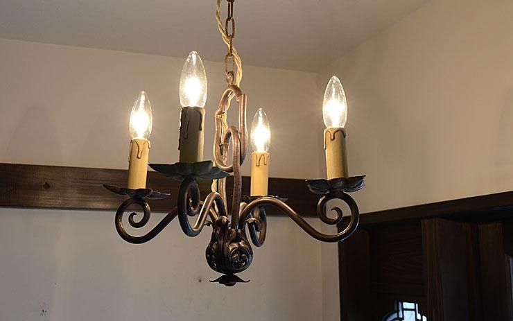 ヴィンテージ アイアン4灯シャンデリア｜アンティーク照明・ランプ