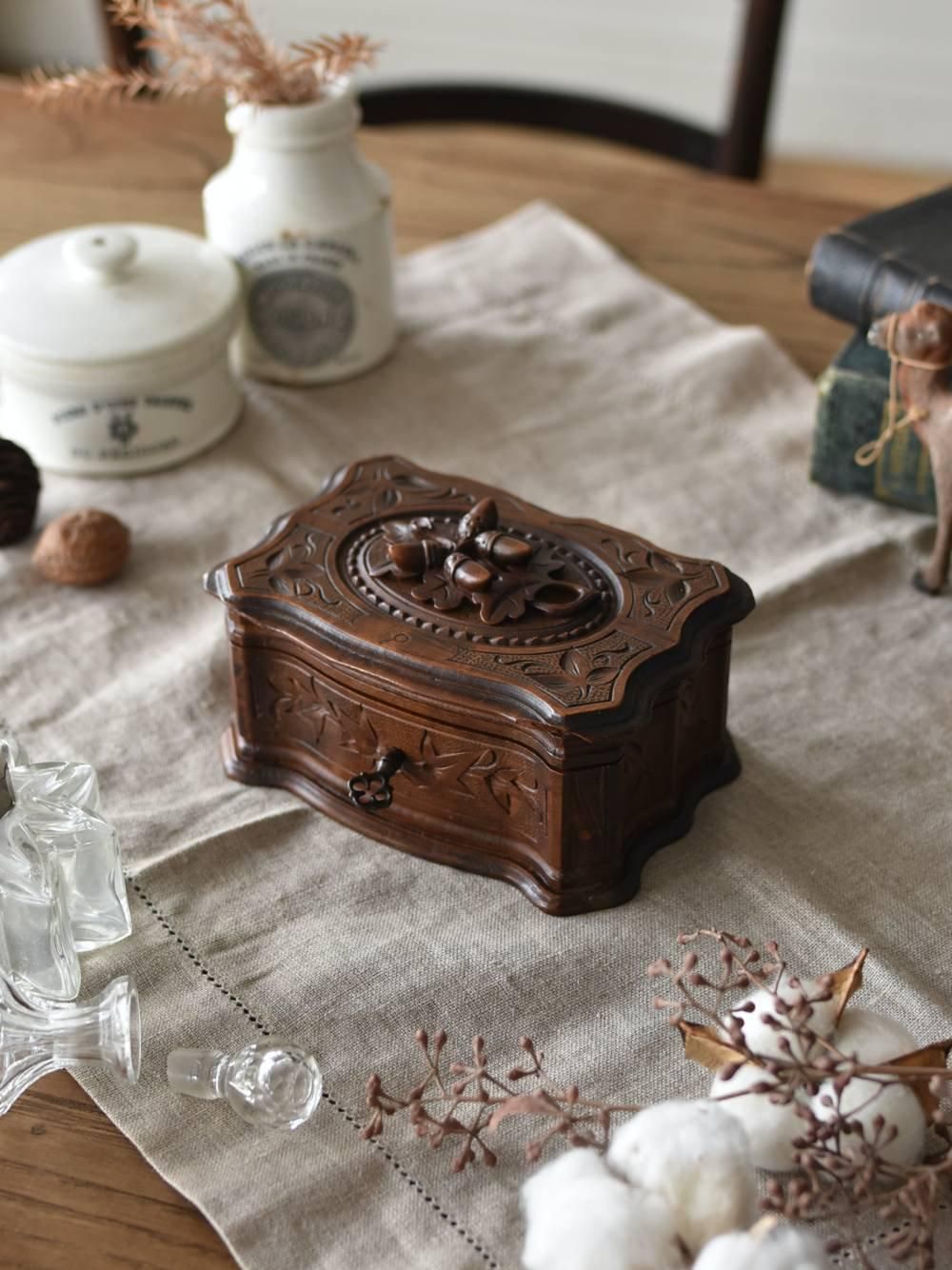 アンティークボックス.木の実 フランス アンティーク 木箱