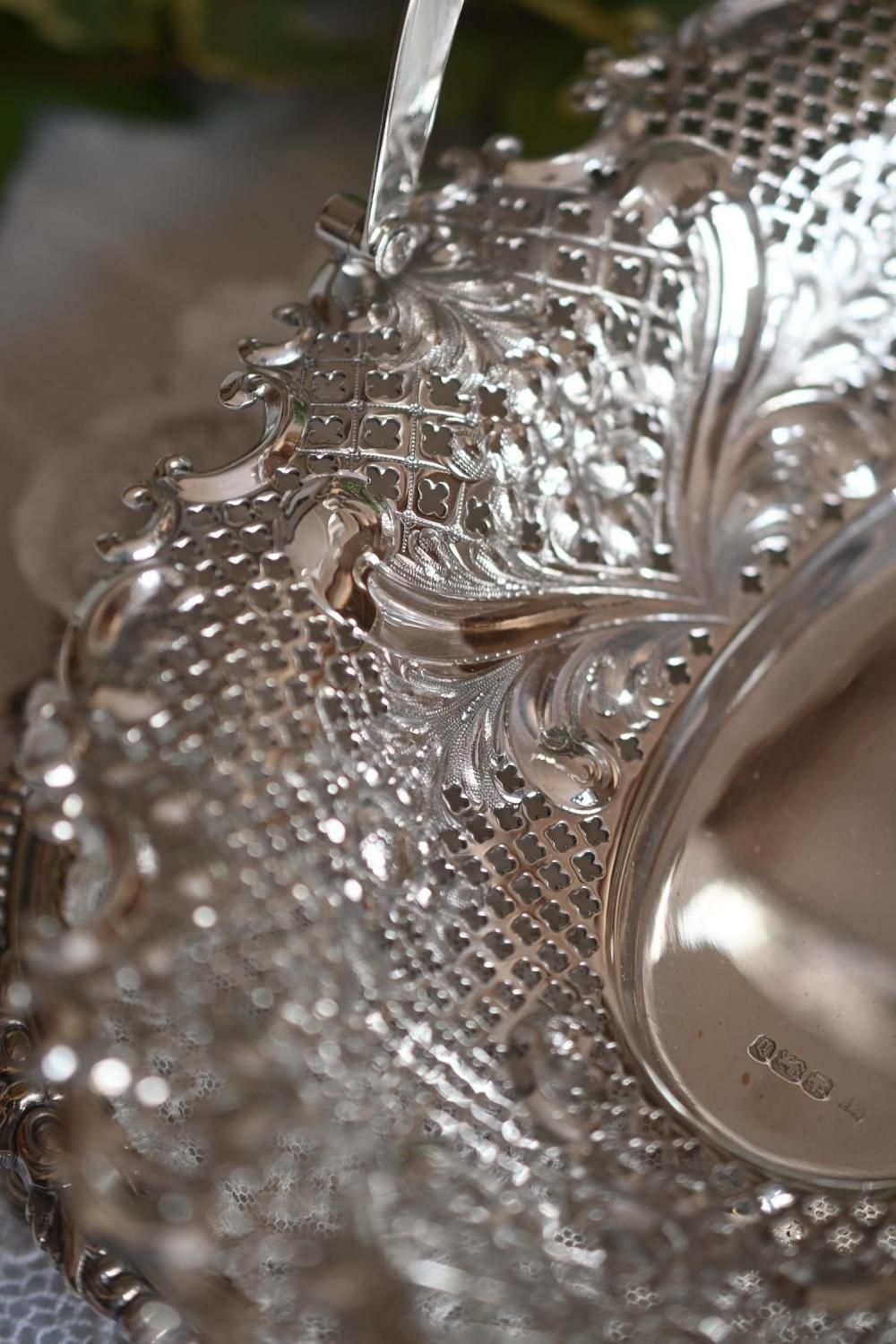 1896年 スターリングシルバー 細かな透かし細工とダリアのようなお花の