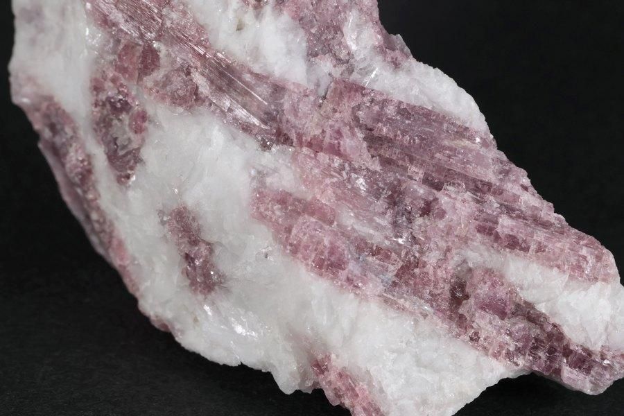 ピンクトルマリン 結晶 180g 母岩付き｜天然石 原石 通販キラリ石