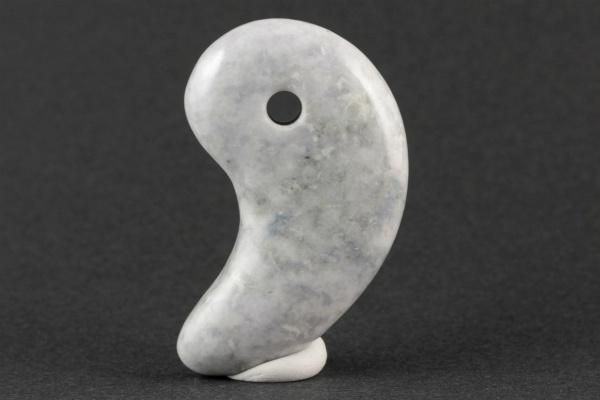 糸魚川産翡翠 勾玉 42.7g｜天然石勾玉 通販のキラリ石