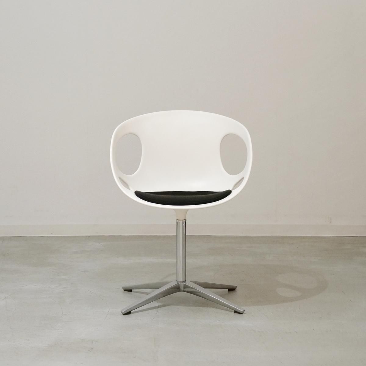 OF445044｜ デザイナーズ RINチェア（WH)/紺野 弘通/FRITZ HANSEN