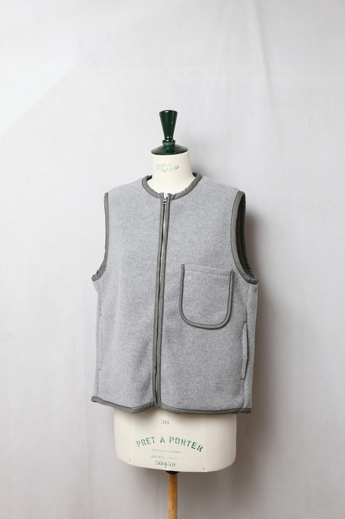 prit（プリット）ウール混フリース ノーカラーZIPベスト（Gray）｜通販