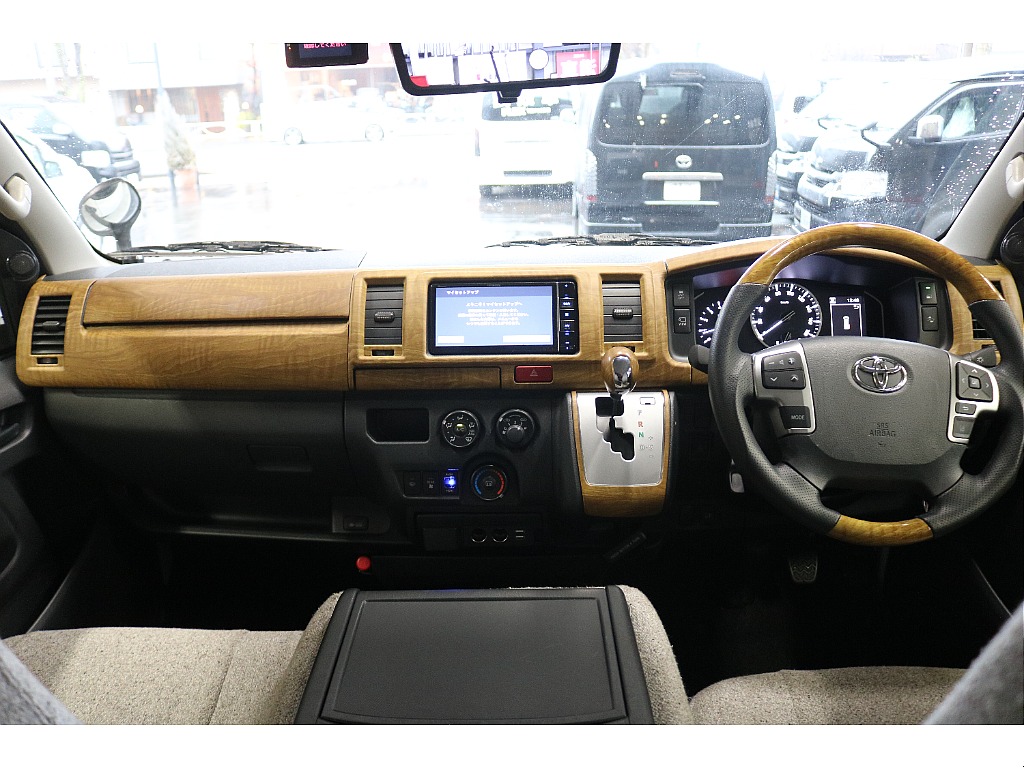 トヨタ ハイエースバン 2.8 DX ロング ディーゼルターボ 4WD(R05年式