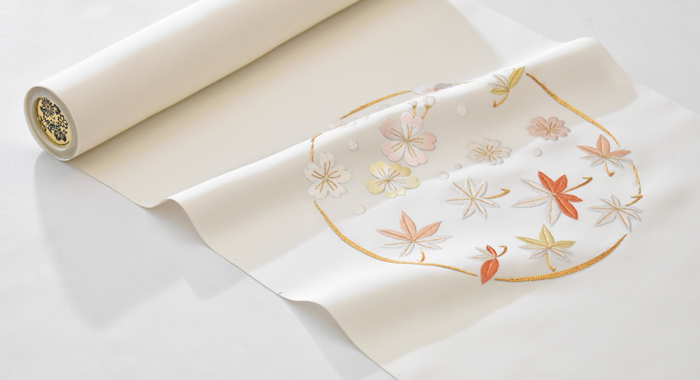 刺繍 九寸名古屋帯(雲錦の丸・淡象牙色) | 商品紹介 | 染と織たかはし