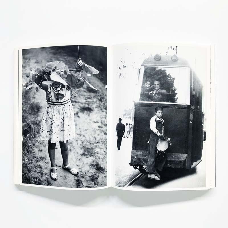 Elliott Erwitt: SNAPS Reprinted Paperback editionエリオット・アー