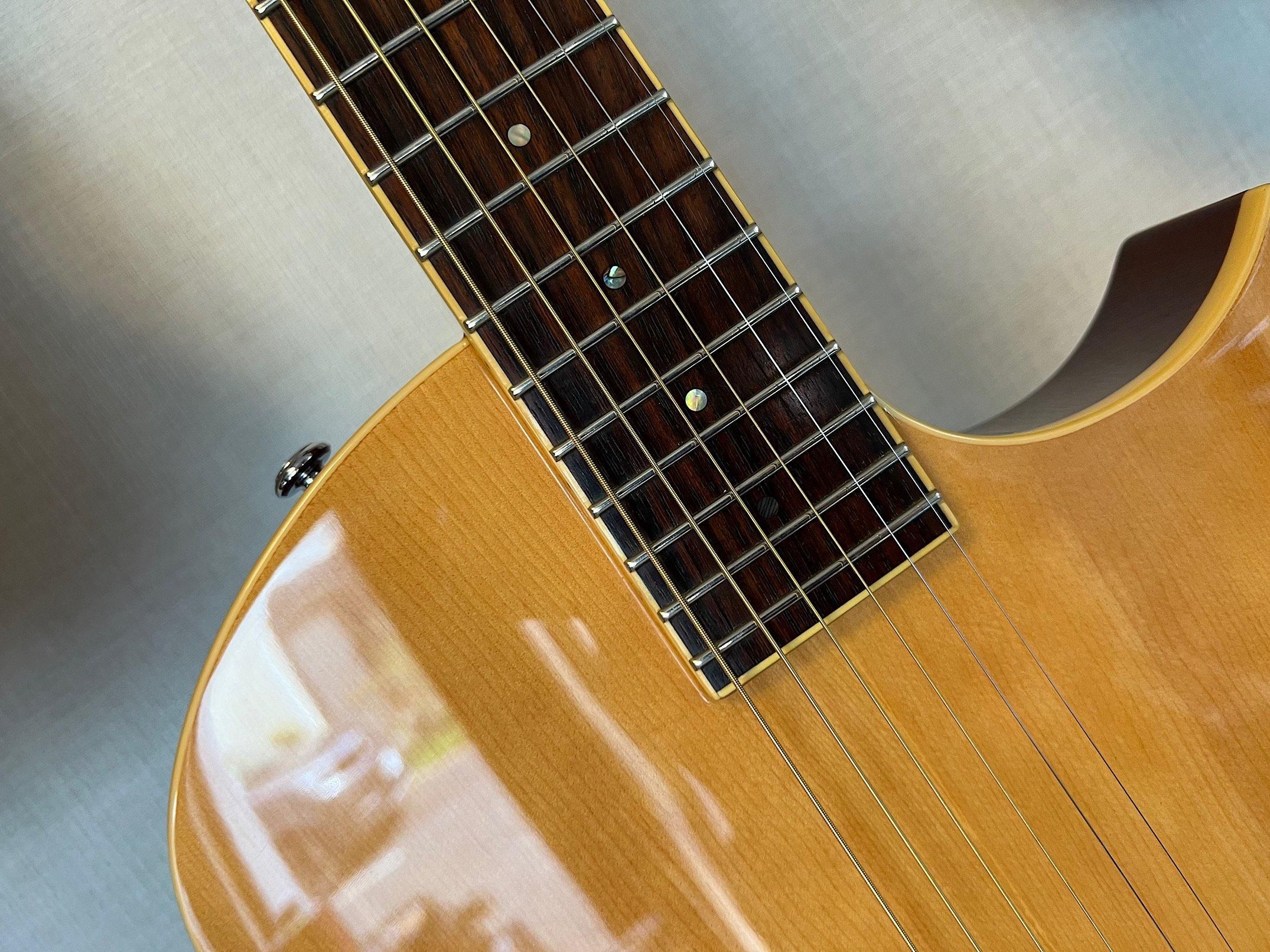 LTD TL-6 ESP/LTDのエレキ感覚で弾けるエレアコです！サイズ感と高い