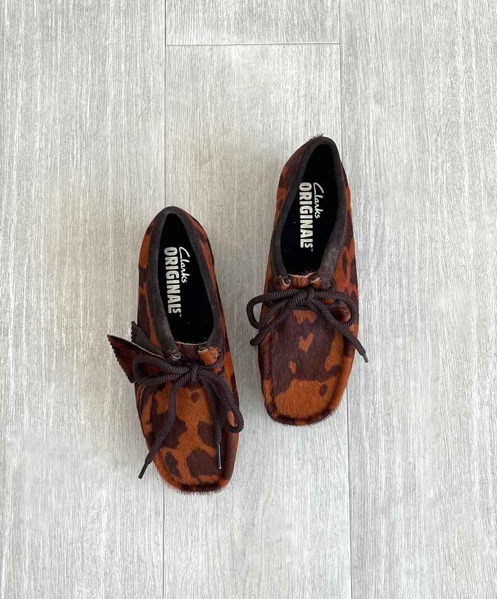 Clarks/ Wallabee (Brown Cow Print)