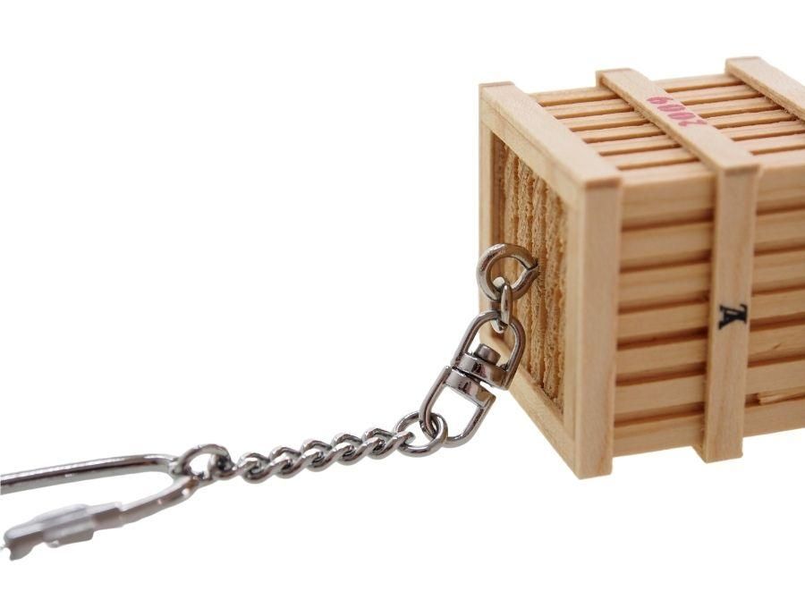 Used 未使用】ルイヴィトン LOUIS VUITTON ノベルティ キーホルダー 木