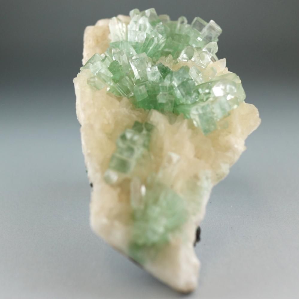 グリーンアポフィライト約110g／インド産 - 鉱物・天然石通販｜天然石