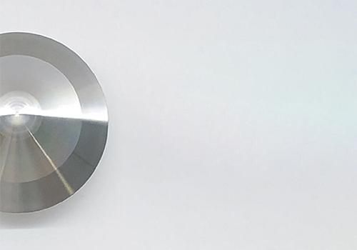 最新の電磁波対策！電子の軌道を一瞬に整える、 CARBON BALANCER