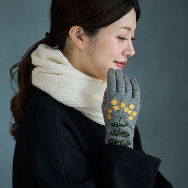 手袋 kogiku -安原ちひろさんの絵を刺繍したカシミヤ100%手袋