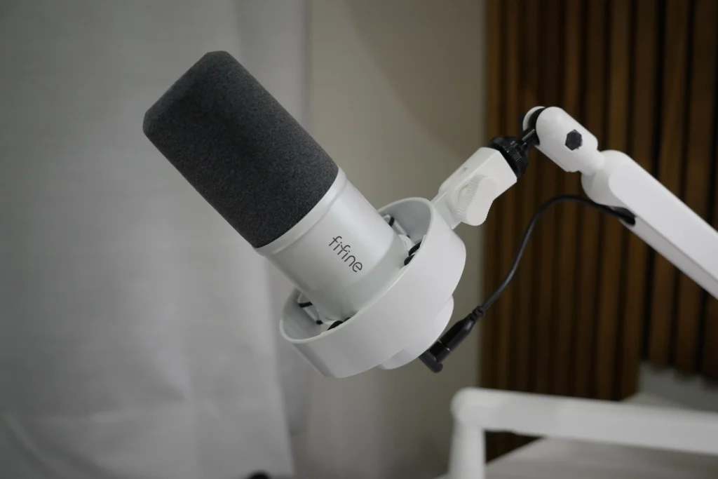 FIFINE AmpliTank K688マイクレビュー：SHUREを選ぶ前にこれを試して