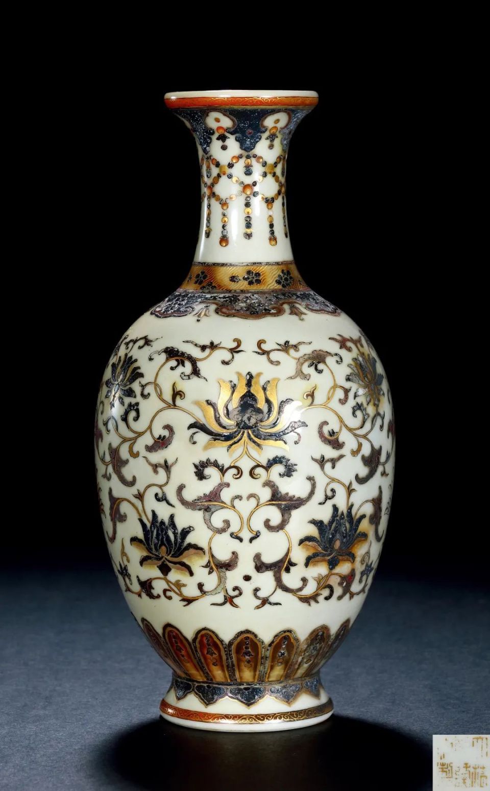 中国清代乾隆年制人物天球花瓶 古董品 年代物