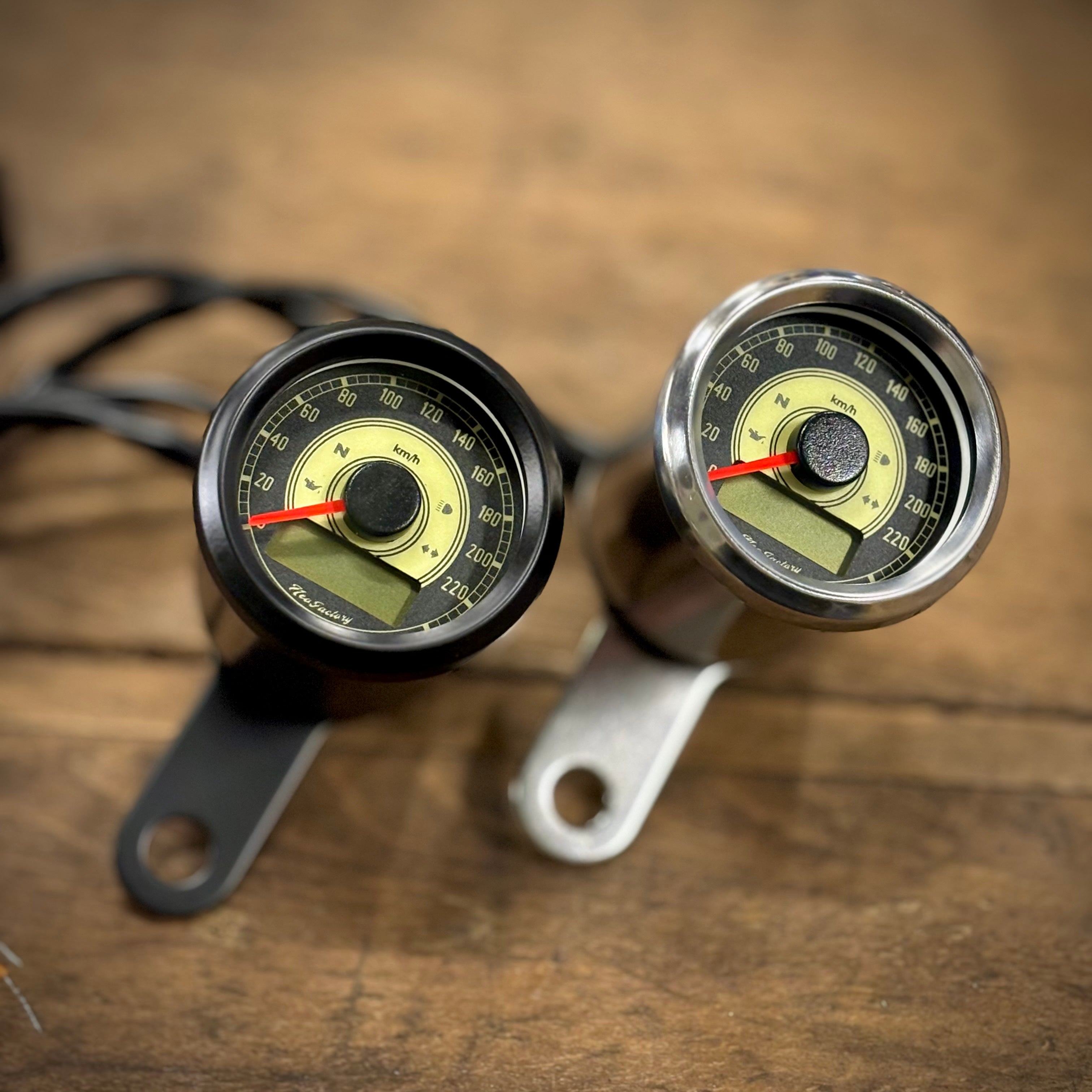 取りつけサポート付き！48mm レトロフェイス インジケーター付き