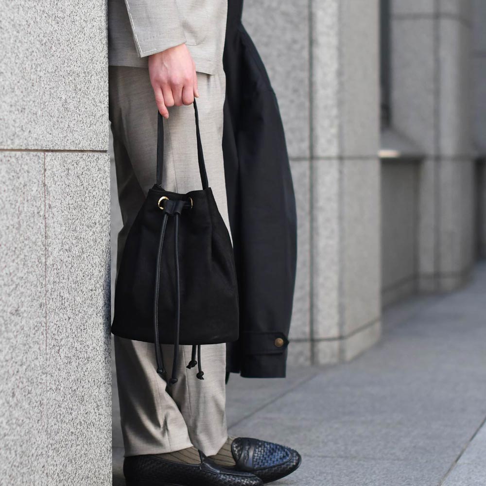 Cinquanta【チンクアンタ】よりドローストリングバッグをご紹介致し