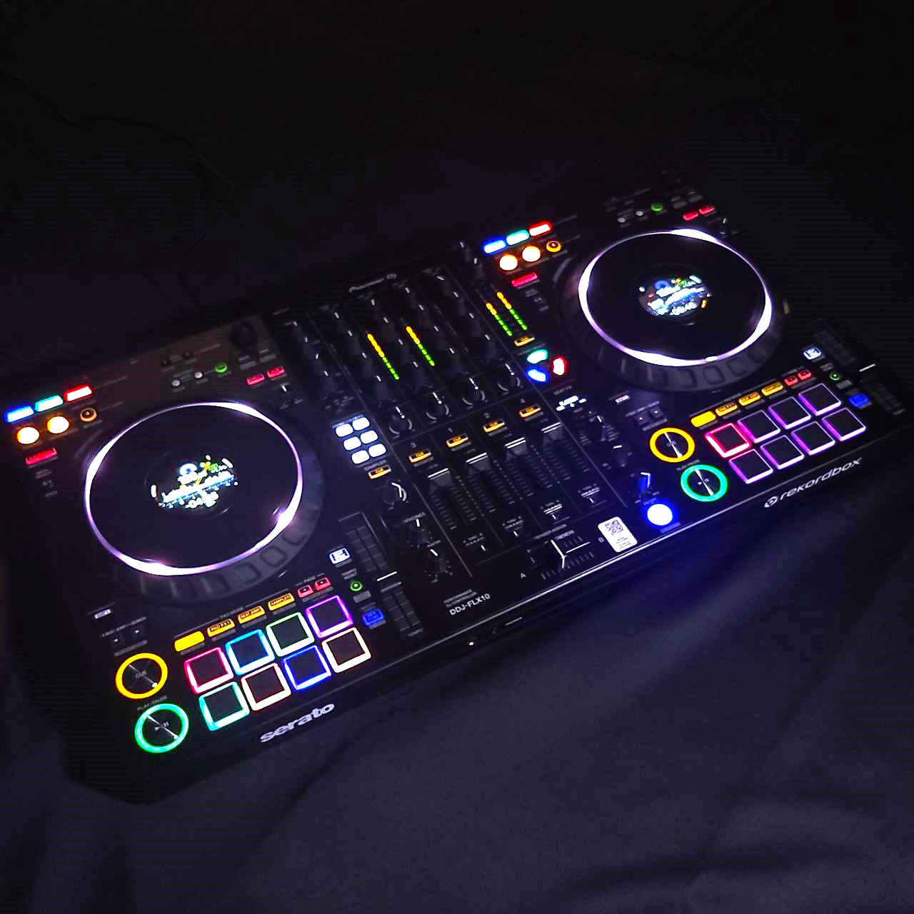 DJ初心者必見】DJコントローラー DDJ-FLX4,DDJ-GRV6,DDJ-FLX10の比較と