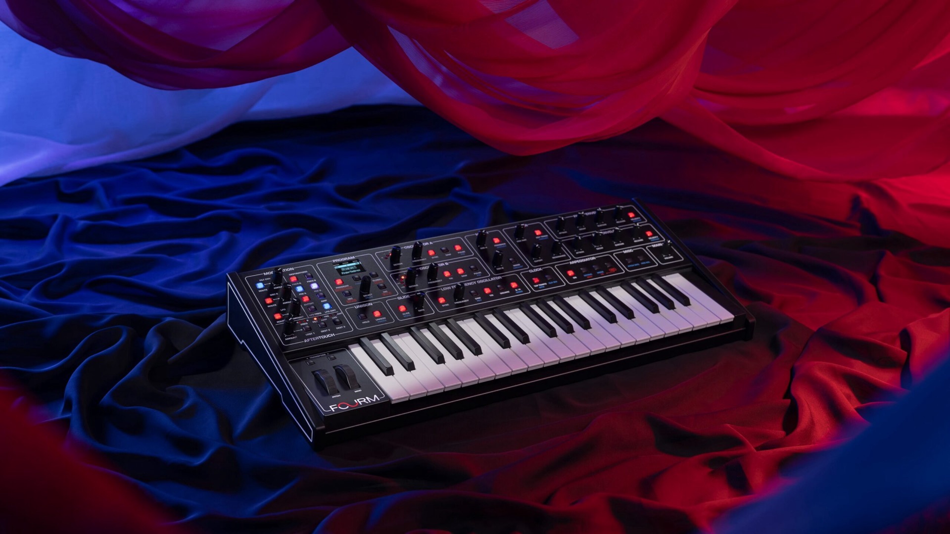 Sequential Fourm | Prophet-5系アナログオシレーター搭載のコンパクト