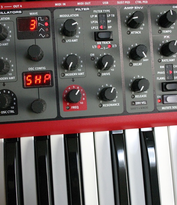 レビュー】バーチャル・アナログ・シンセサイザーNord Lead A1を試して