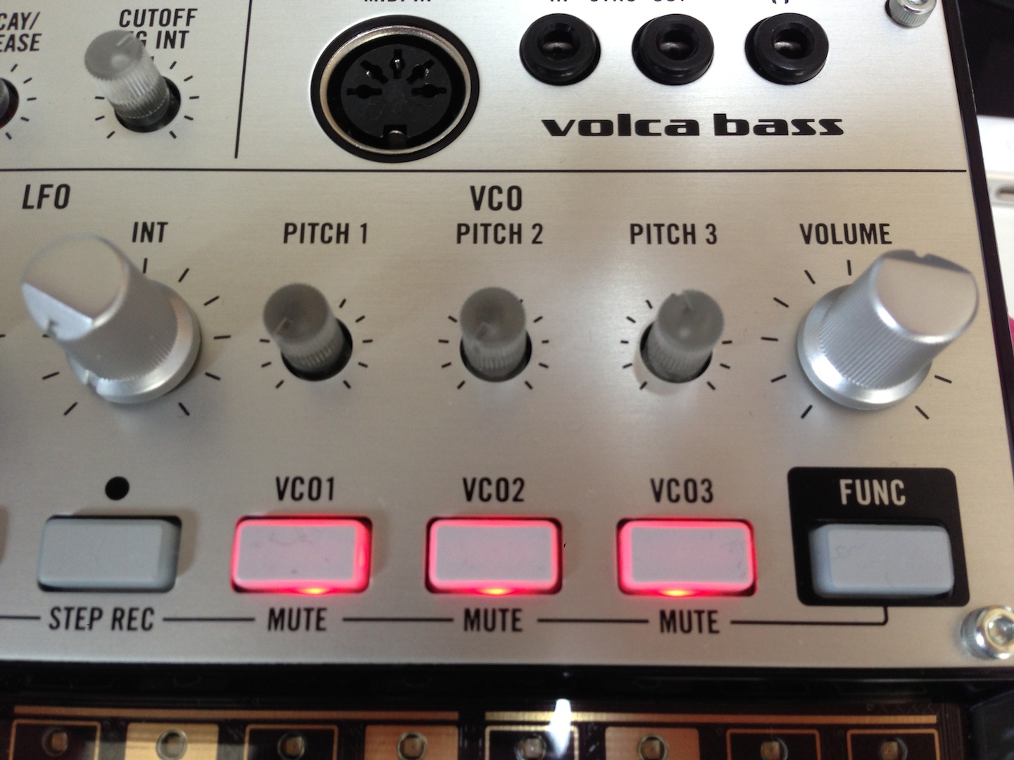 Korgのアナログガジェット「volca beats」「volca bass」を試してみた
