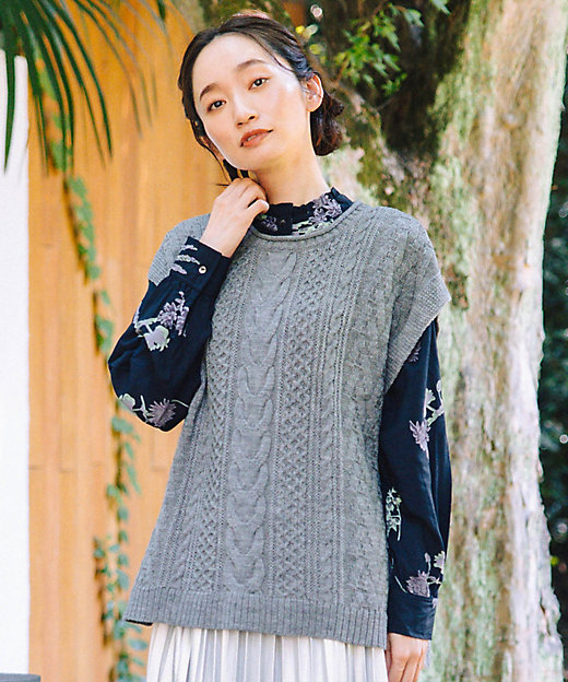 MADE IN JAPAN ケーブル柄ニットベスト 33ー54ー