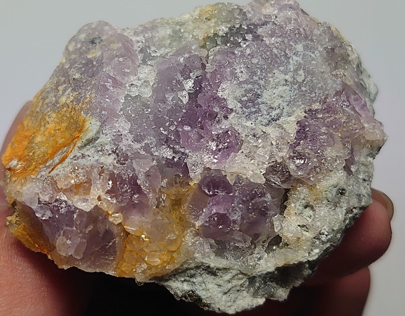 富井鉱山にてアメジスト（紫水晶）探し | スロイスの石を探すぞ！