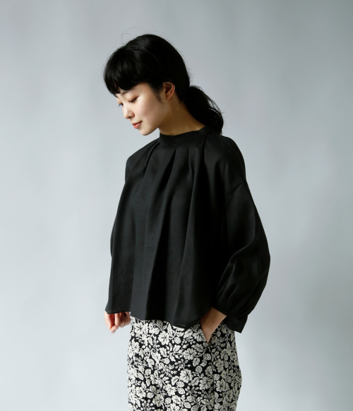 R&D.M.Co- オールドマンズテーラー リネン ブラウス タック ブラック