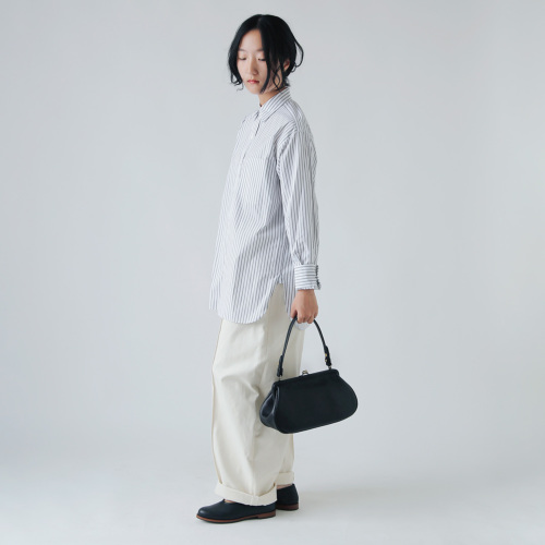 Yammart(ヤマート)カウレザーがま口ラウンド型ハンドバッグ