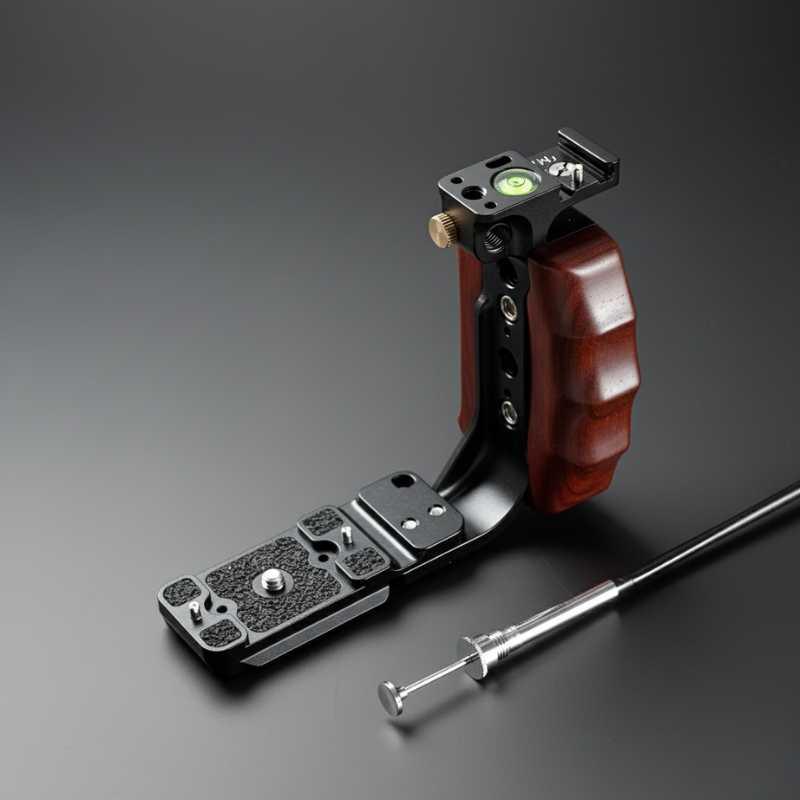 Ergonomic Wooden Hand Grip for Mamiya RZ/RB & Hasselblad | iWoodStore