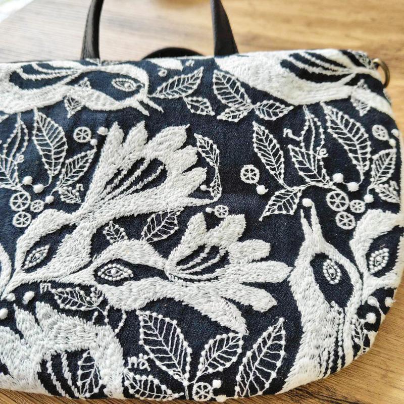 送料無料】ミナペルホネン/carnival カーニバルネイビー/ミニラウンド