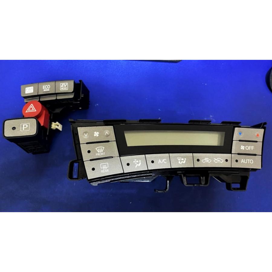 プリウス ZVW30 後期 LED打ち換え済み エアコンパネル＆シフトパネル